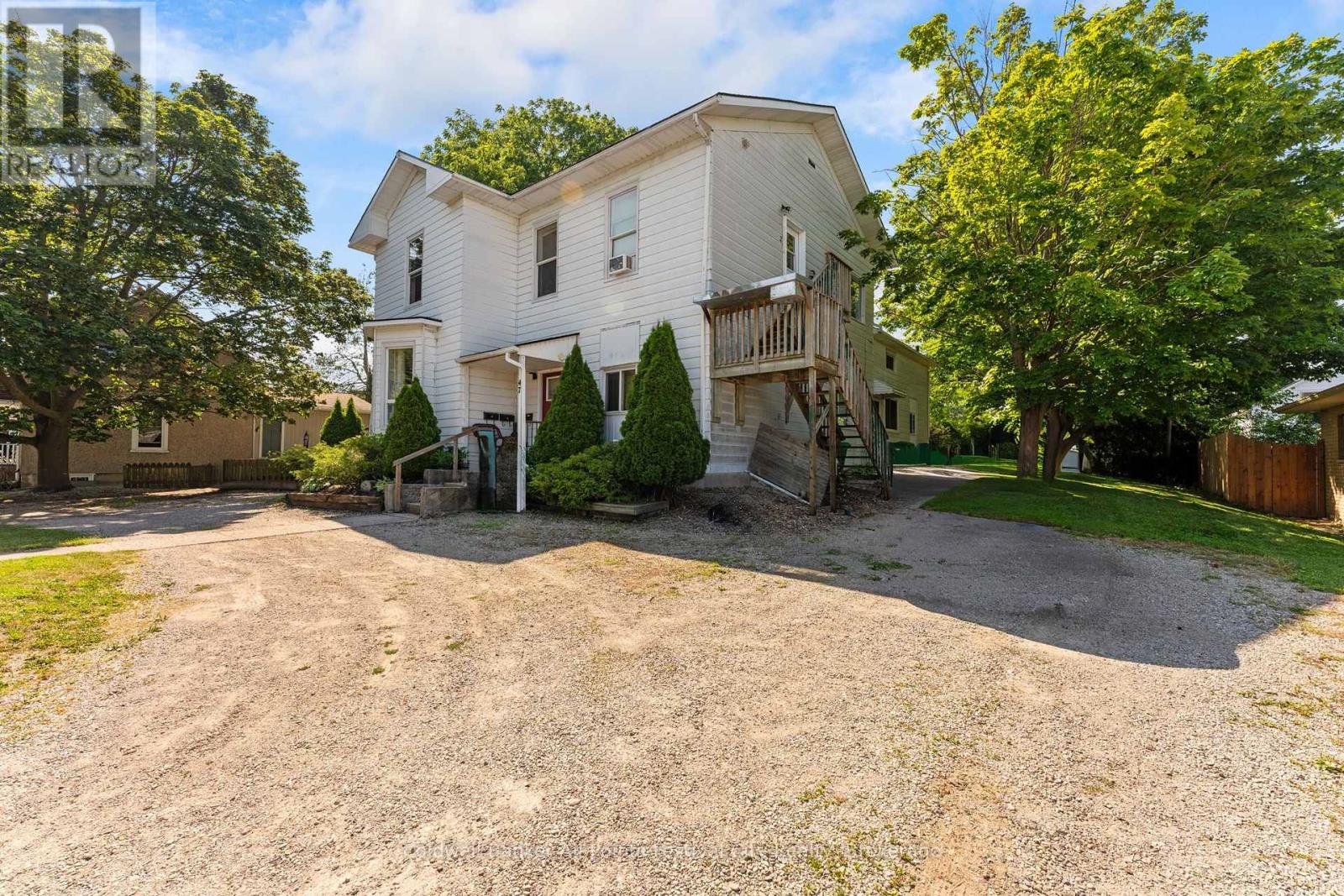 47 Elgin Avenue W Property Photo 22