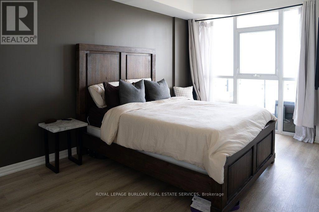 610 - 560 North Service Road Property Photo 11
