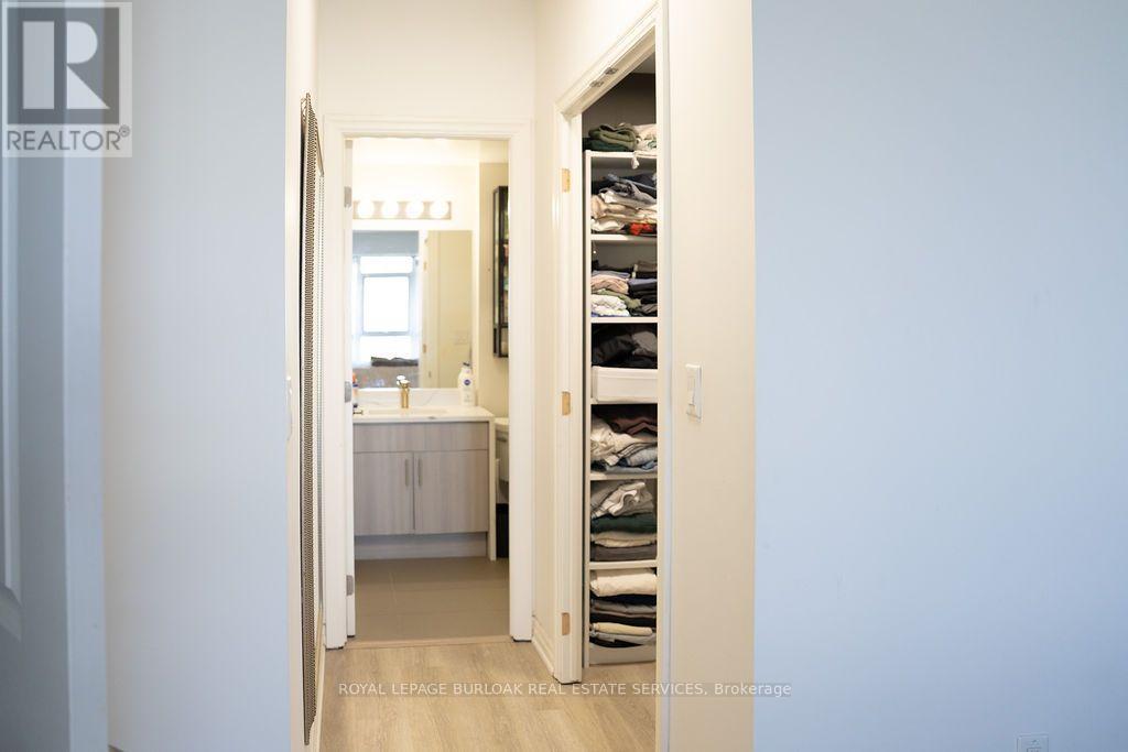 610 - 560 North Service Road Property Photo 13