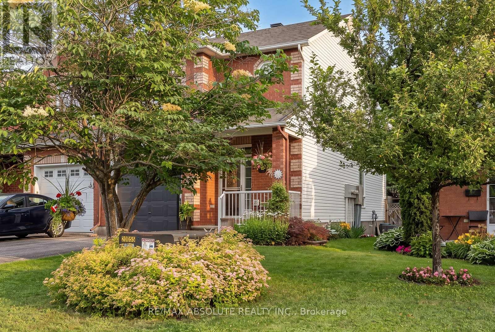 36 Chantilly Gate Property Photo 2