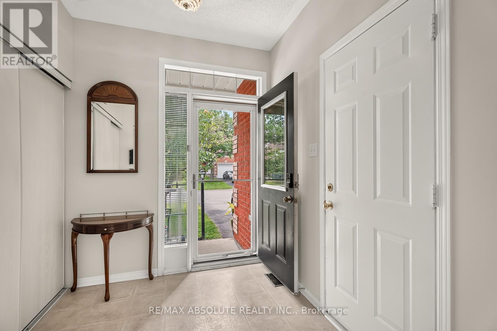 36 Chantilly Gate Property Photo 6