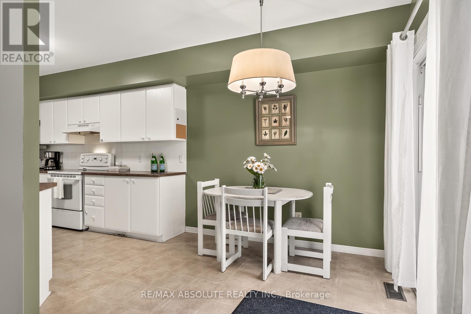 36 Chantilly Gate Property Photo 19
