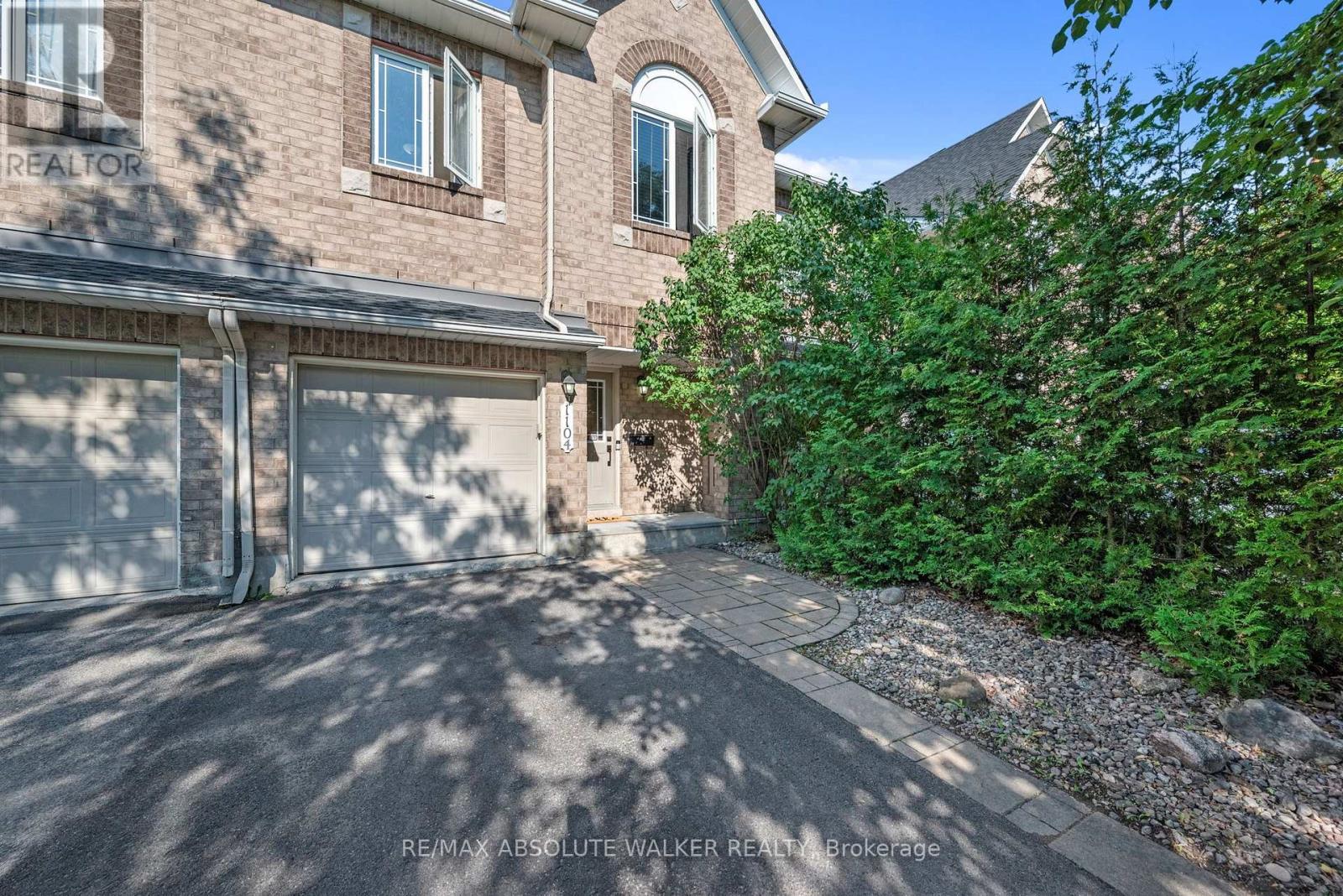 1104 Candlewood Street Property Photo 2