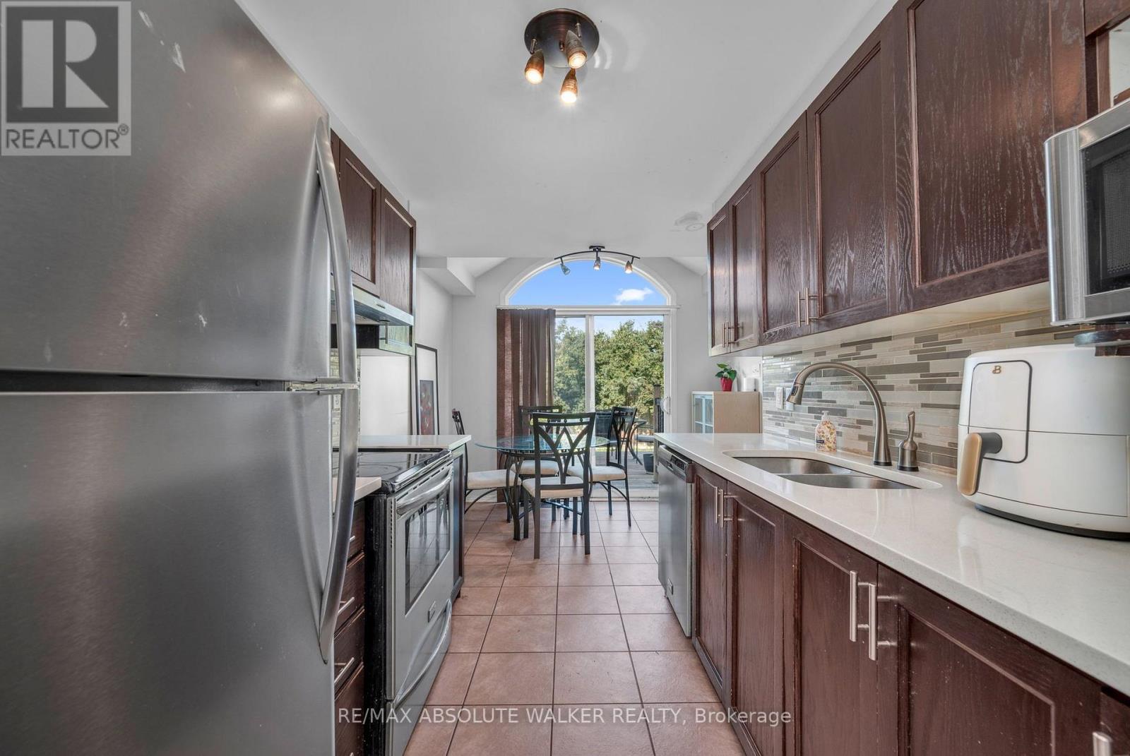 1104 Candlewood Street Property Photo 9