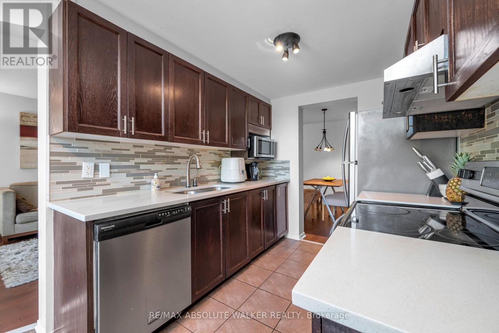 1104 Candlewood Street Property Photo 11