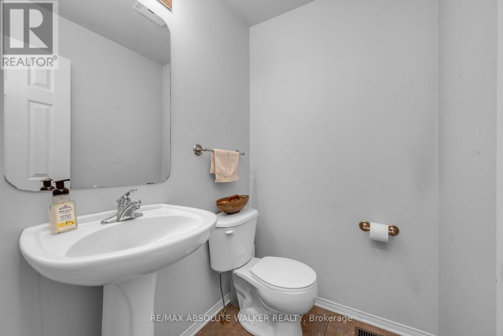 1104 Candlewood Street Property Photo 14