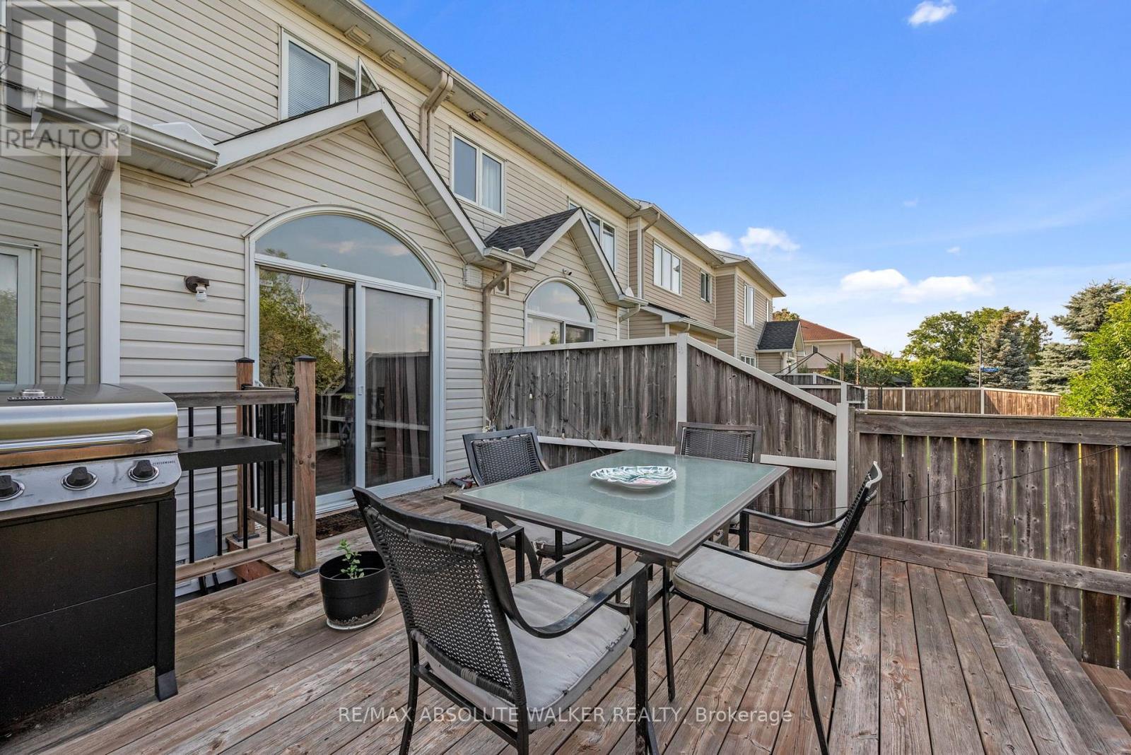 1104 Candlewood Street Property Photo 25