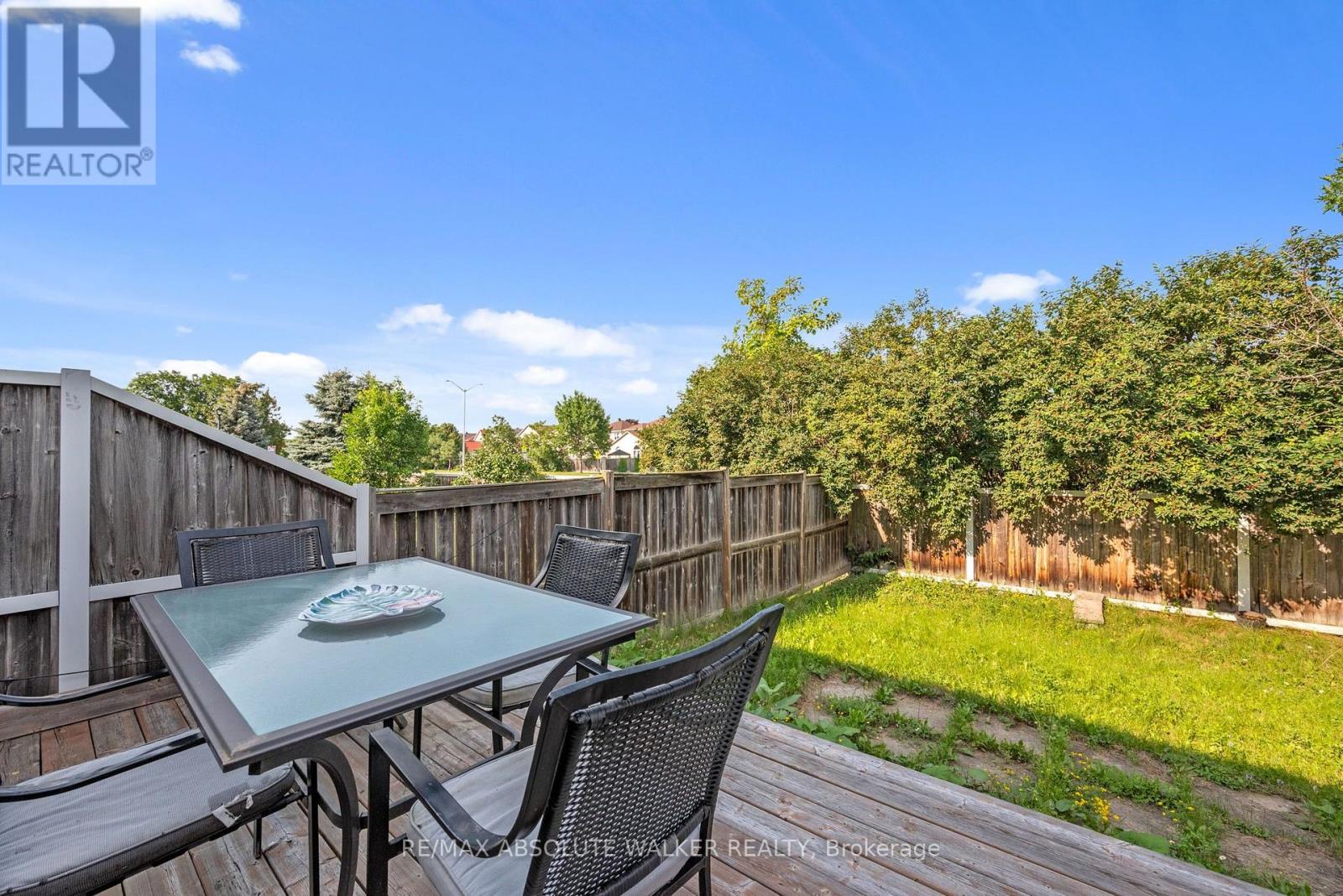 1104 Candlewood Street Property Photo 27