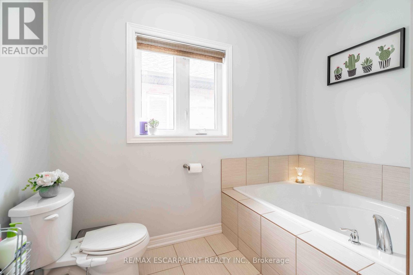 3 Narbonne Crescent Property Photo 32