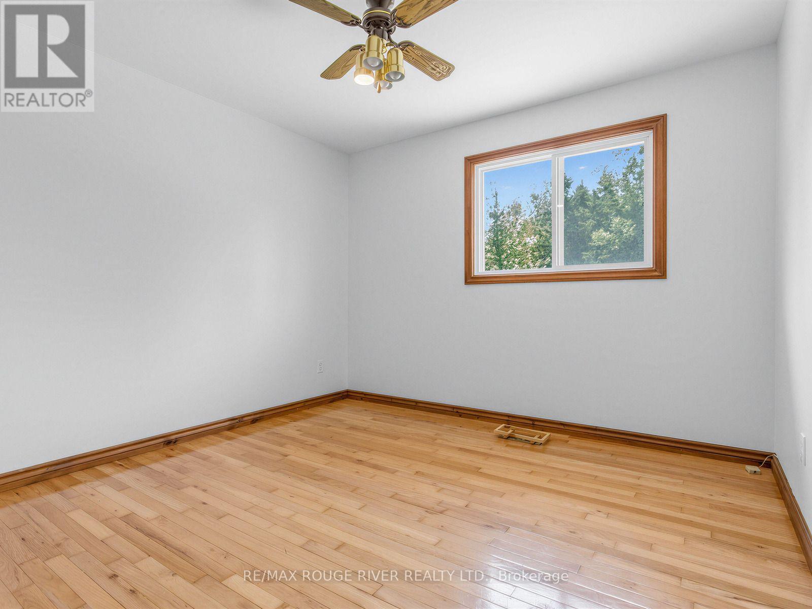 555247 Mono-amaranth Townline Property Photo 11