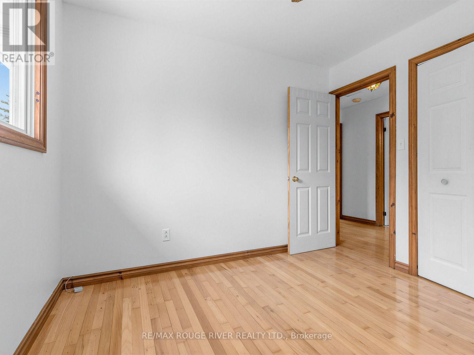 555247 Mono-amaranth Townline Property Photo 12