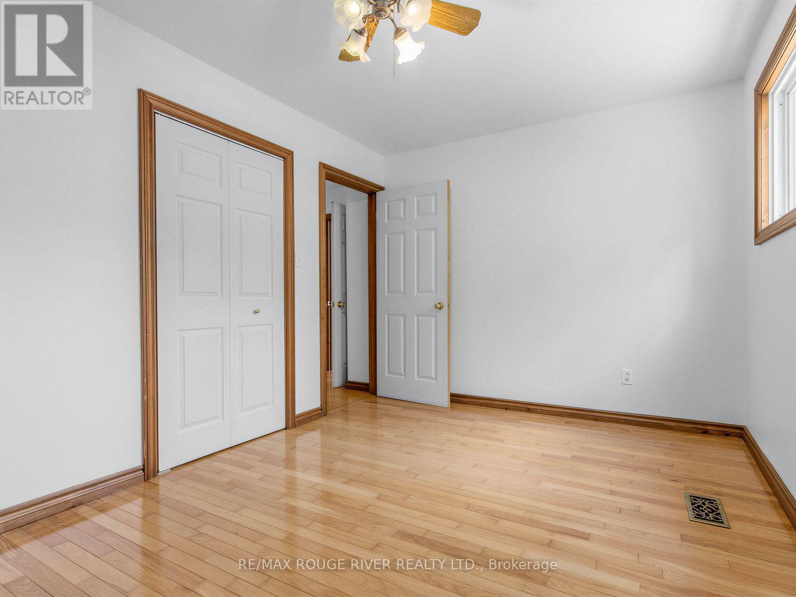 555247 Mono-amaranth Townline Property Photo 15