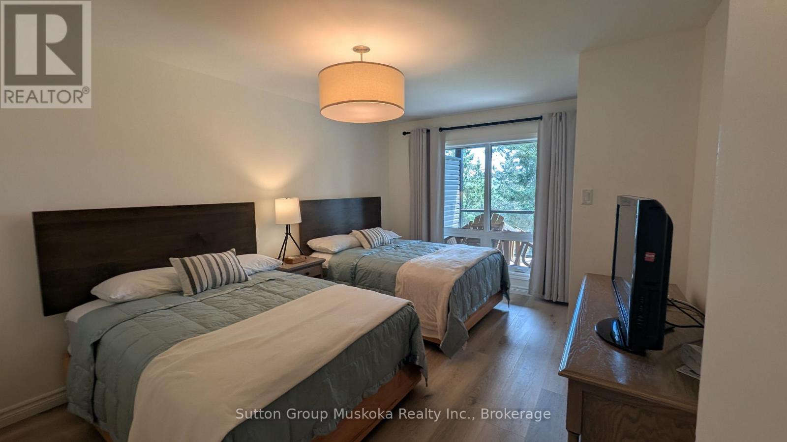 52-205 Deerhurst Drive Property Photo 8