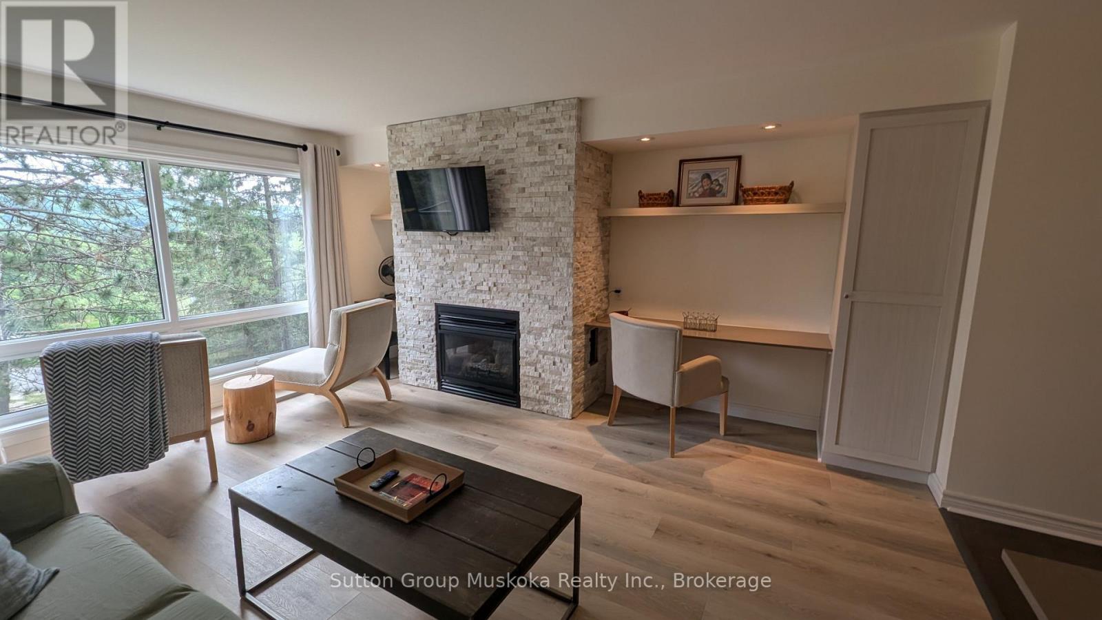 52-205 Deerhurst Drive Property Photo 15