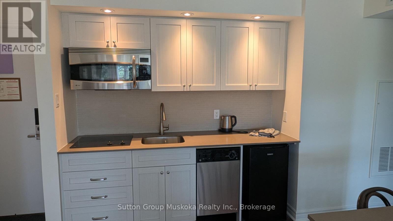 52-205 Deerhurst Drive Property Photo 16