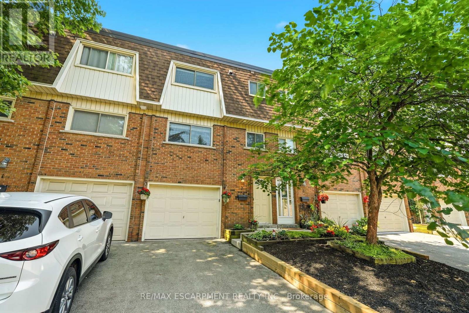 2 - 125 Bonaventure Drive Property Photo 3