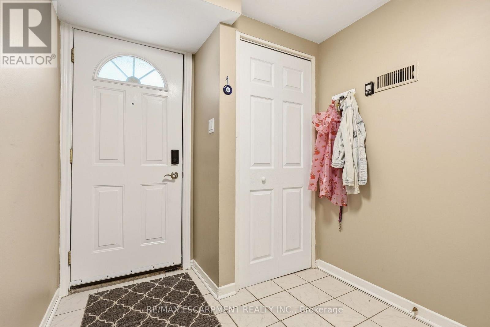 2 - 125 Bonaventure Drive Property Photo 6