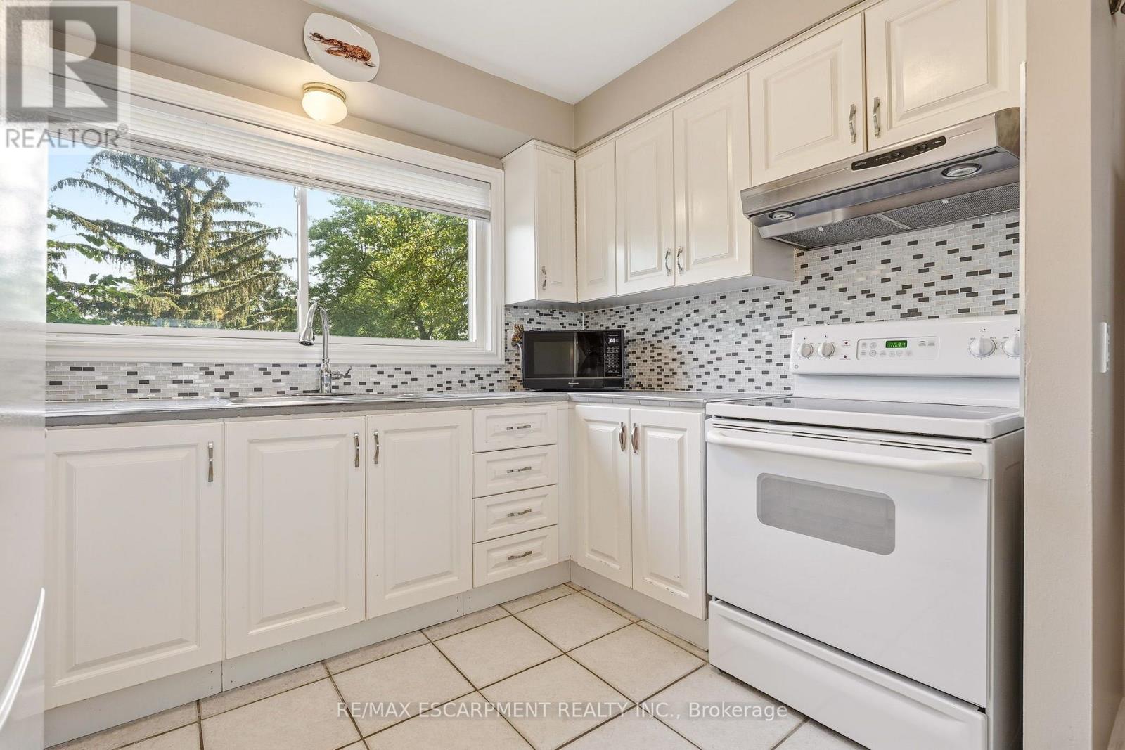 2 - 125 Bonaventure Drive Property Photo 22