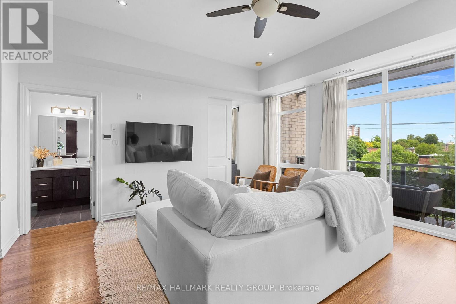 311 - 682 Churchill Avenue N Property Photo 6