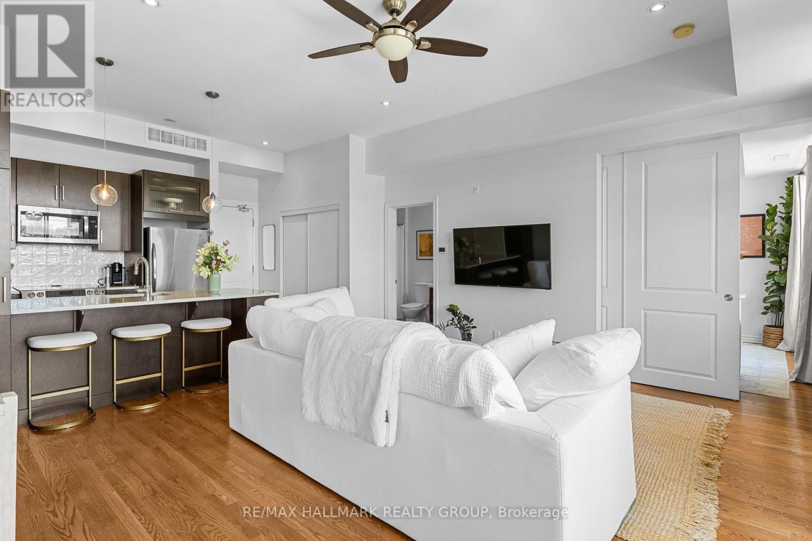 311 - 682 Churchill Avenue N Property Photo 10