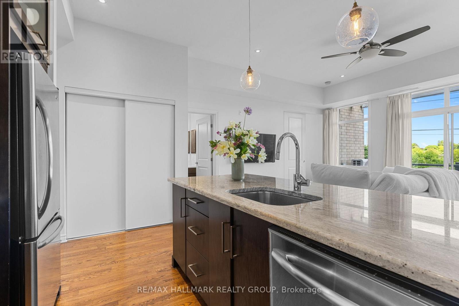 311 - 682 Churchill Avenue N Property Photo 14