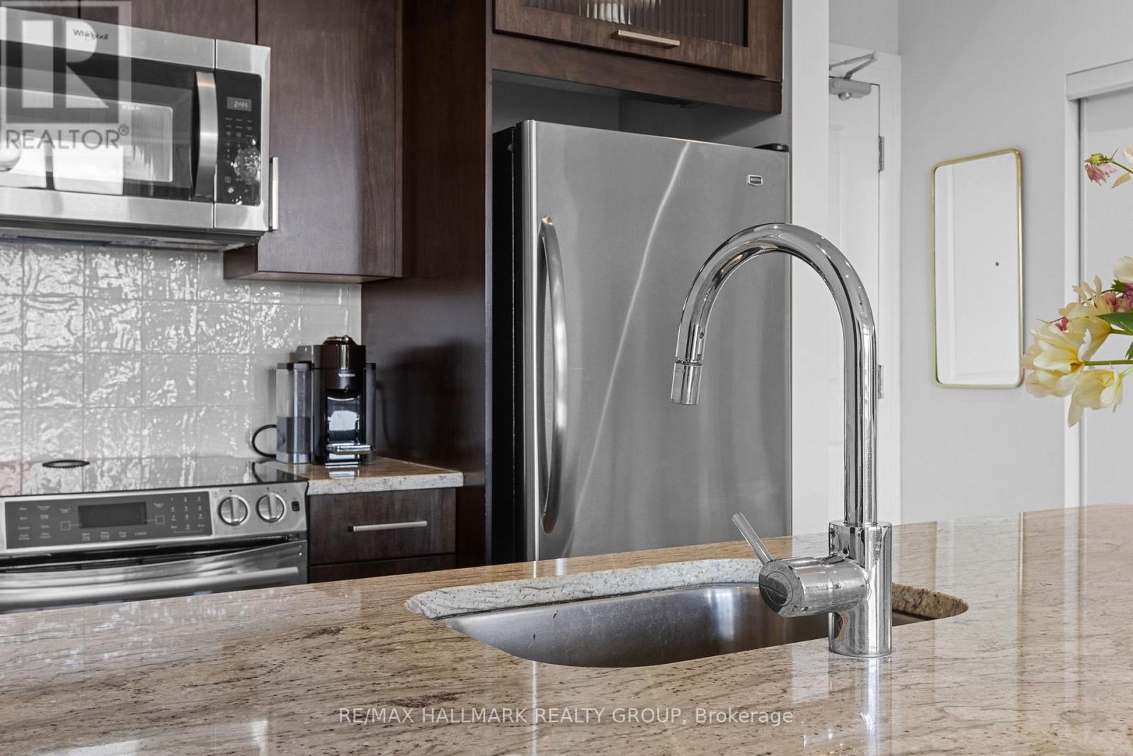 311 - 682 Churchill Avenue N Property Photo 18