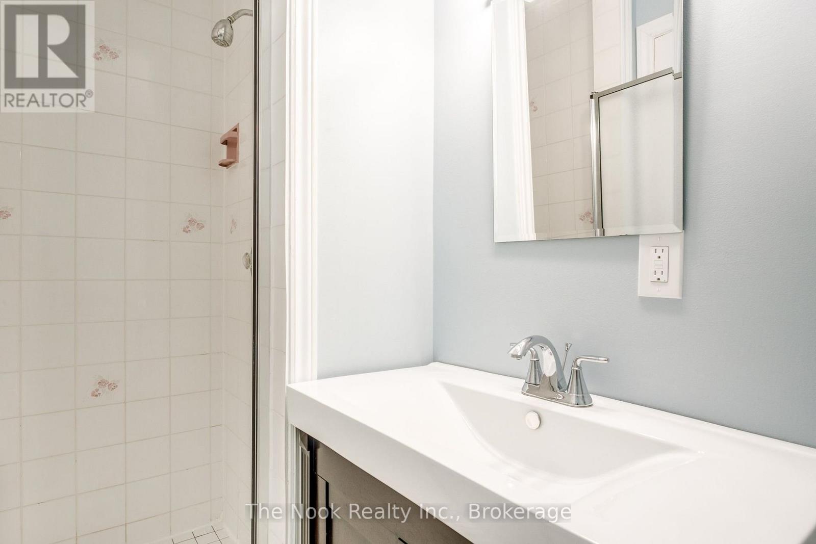 95 Peacock Boulevard Property Photo 8