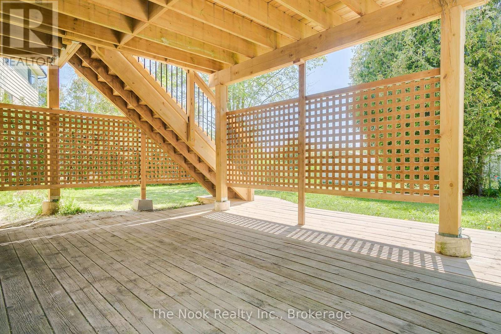 95 Peacock Boulevard Property Photo 11