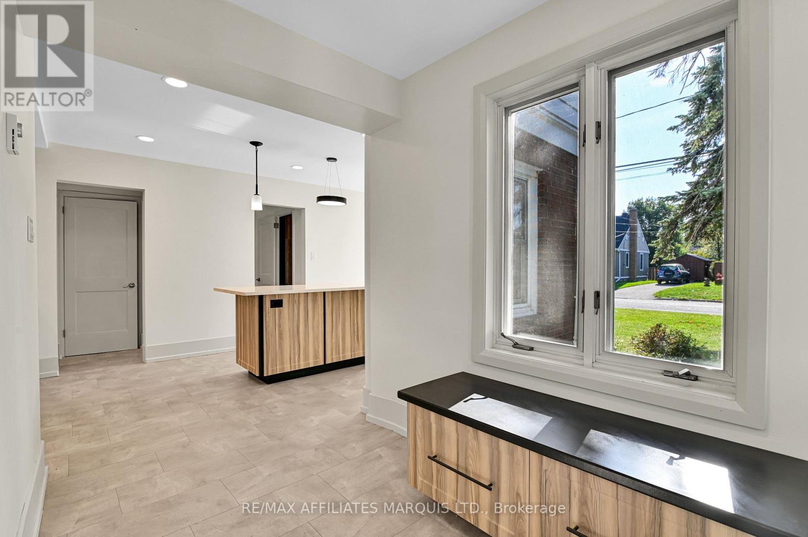 1603 Peter Street Property Photo 4