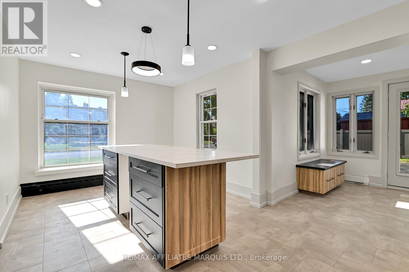 1603 Peter Street Property Photo 5