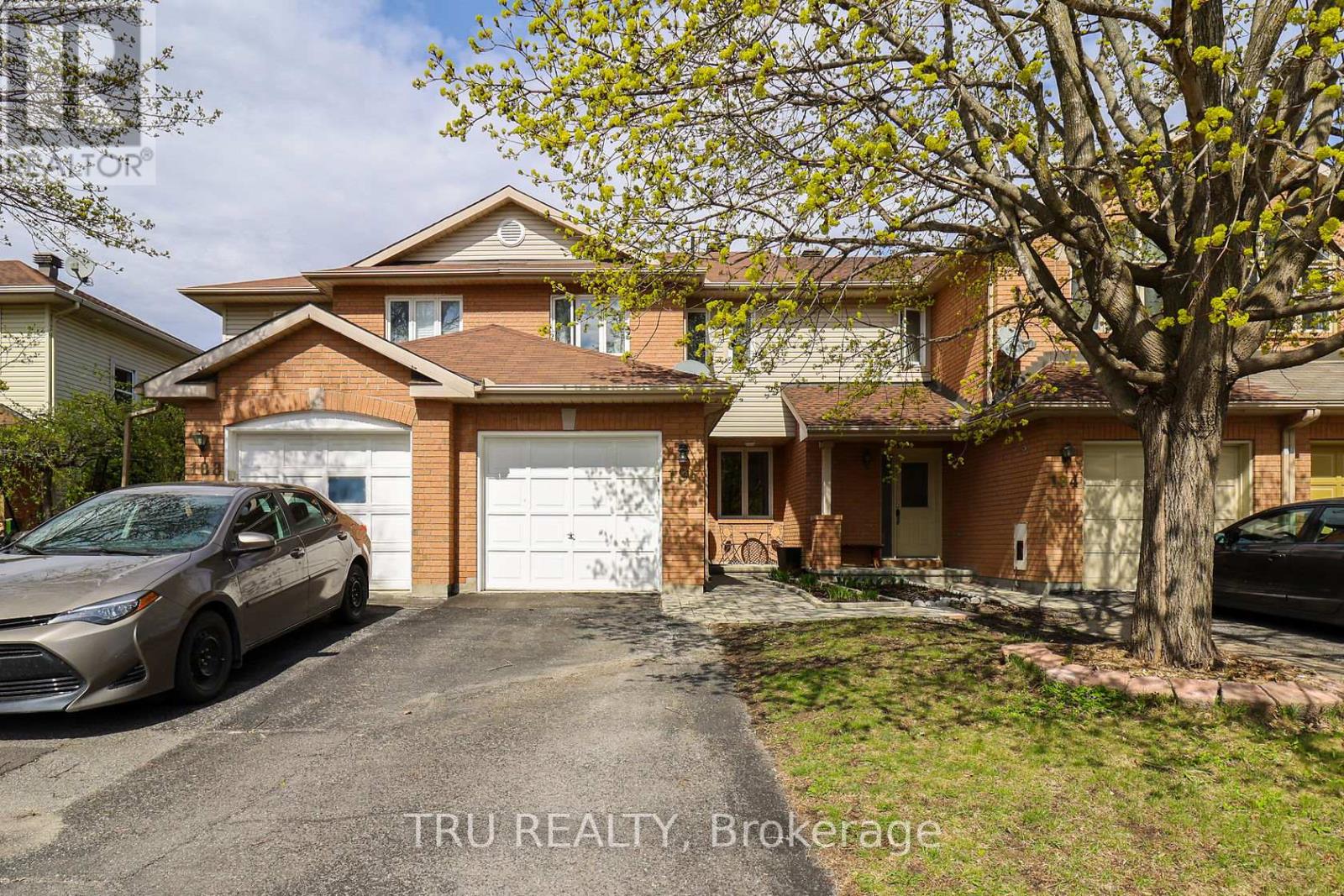 186 DAVENTRY CRESCENT