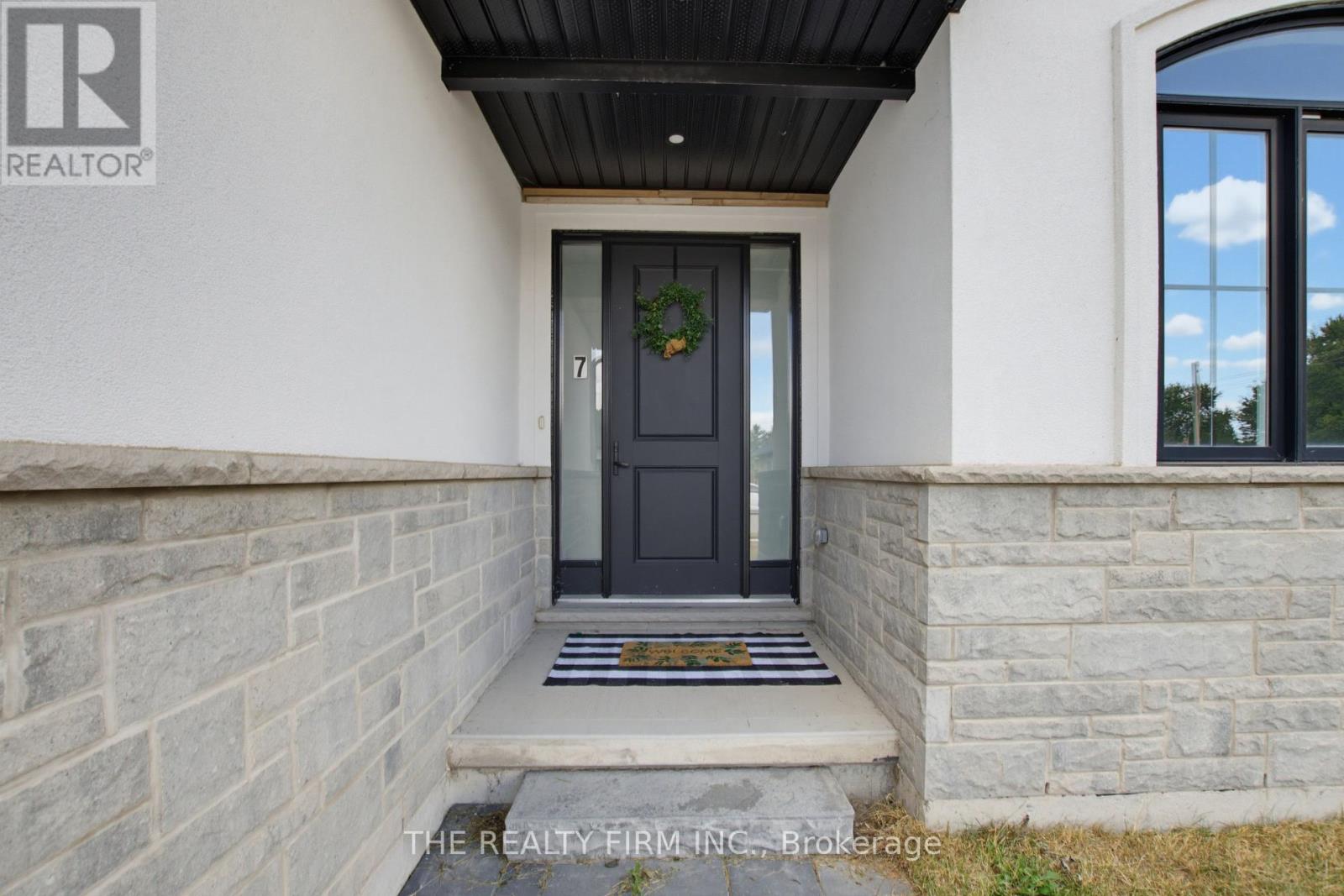 7 Aspen Circle Property Photo 2