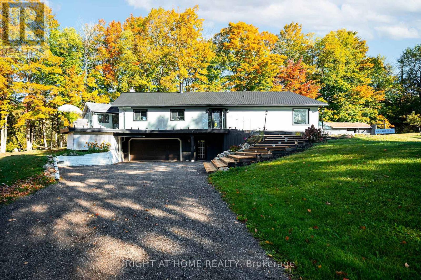 5609 4th Line Property Photo 2