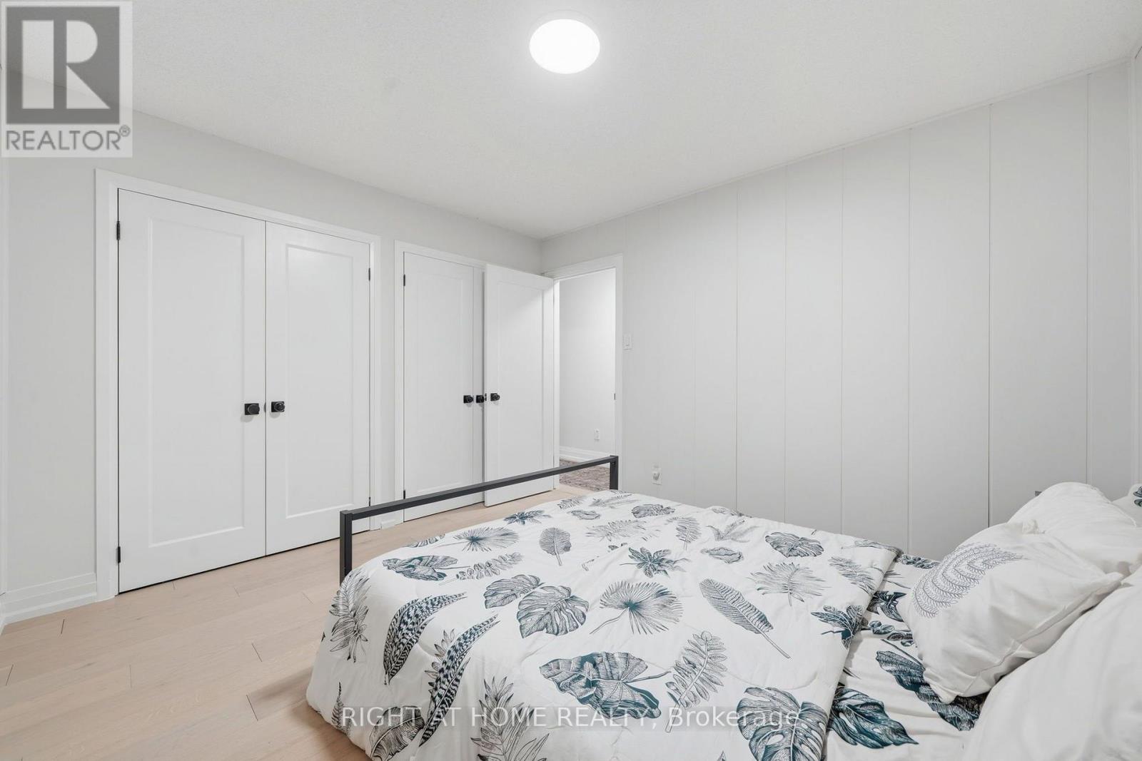 5609 4th Line Property Photo 15