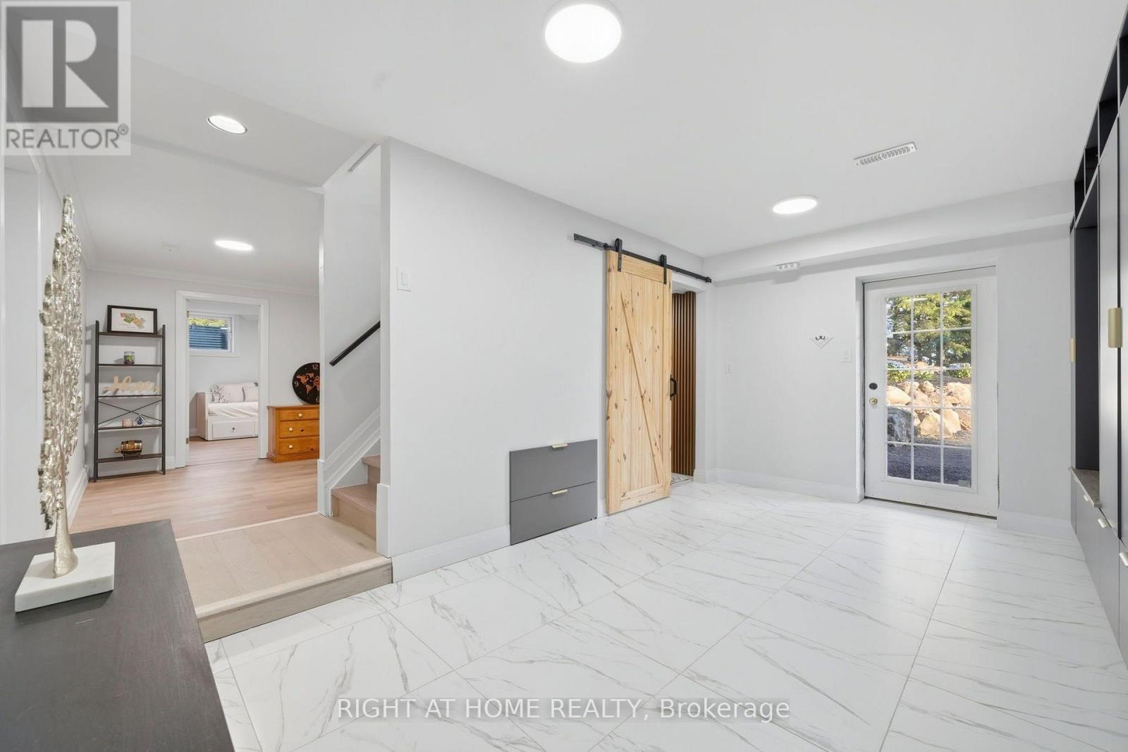 5609 4th Line Property Photo 22
