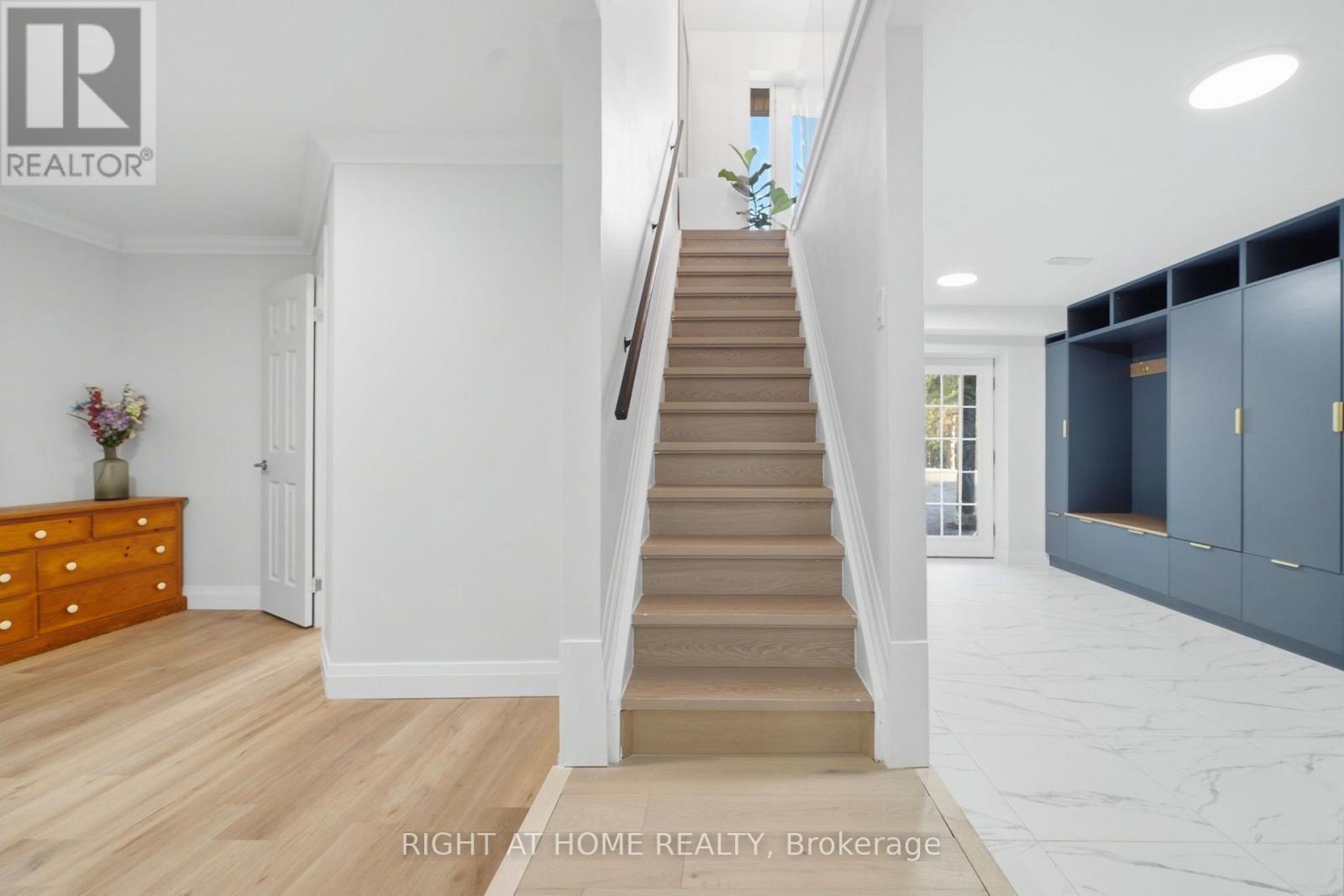 5609 4th Line Property Photo 25