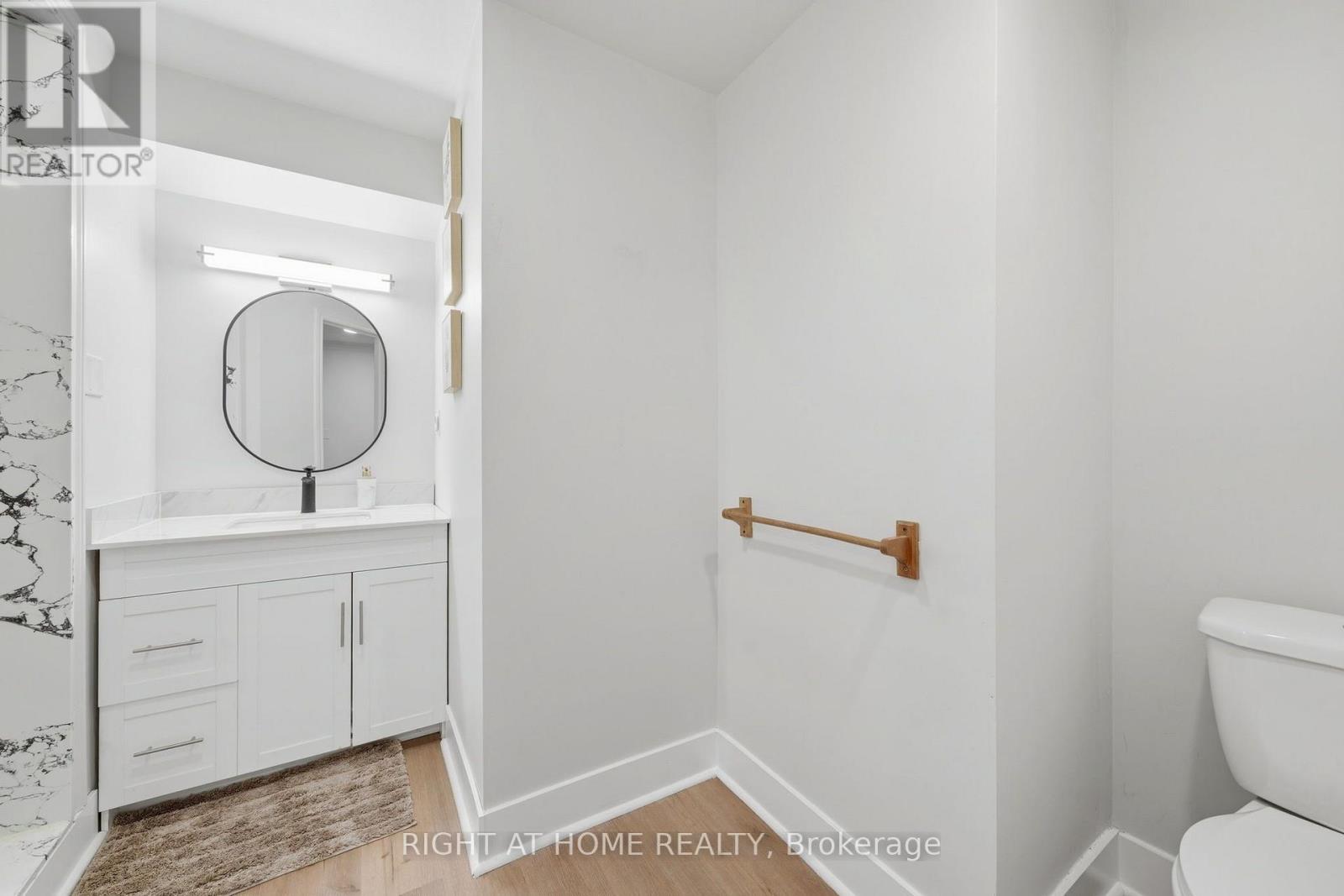 5609 4th Line Property Photo 31