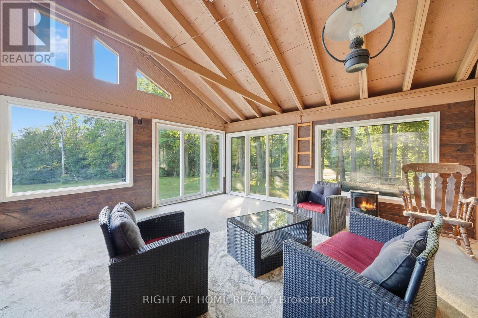 5609 4th Line Property Photo 32