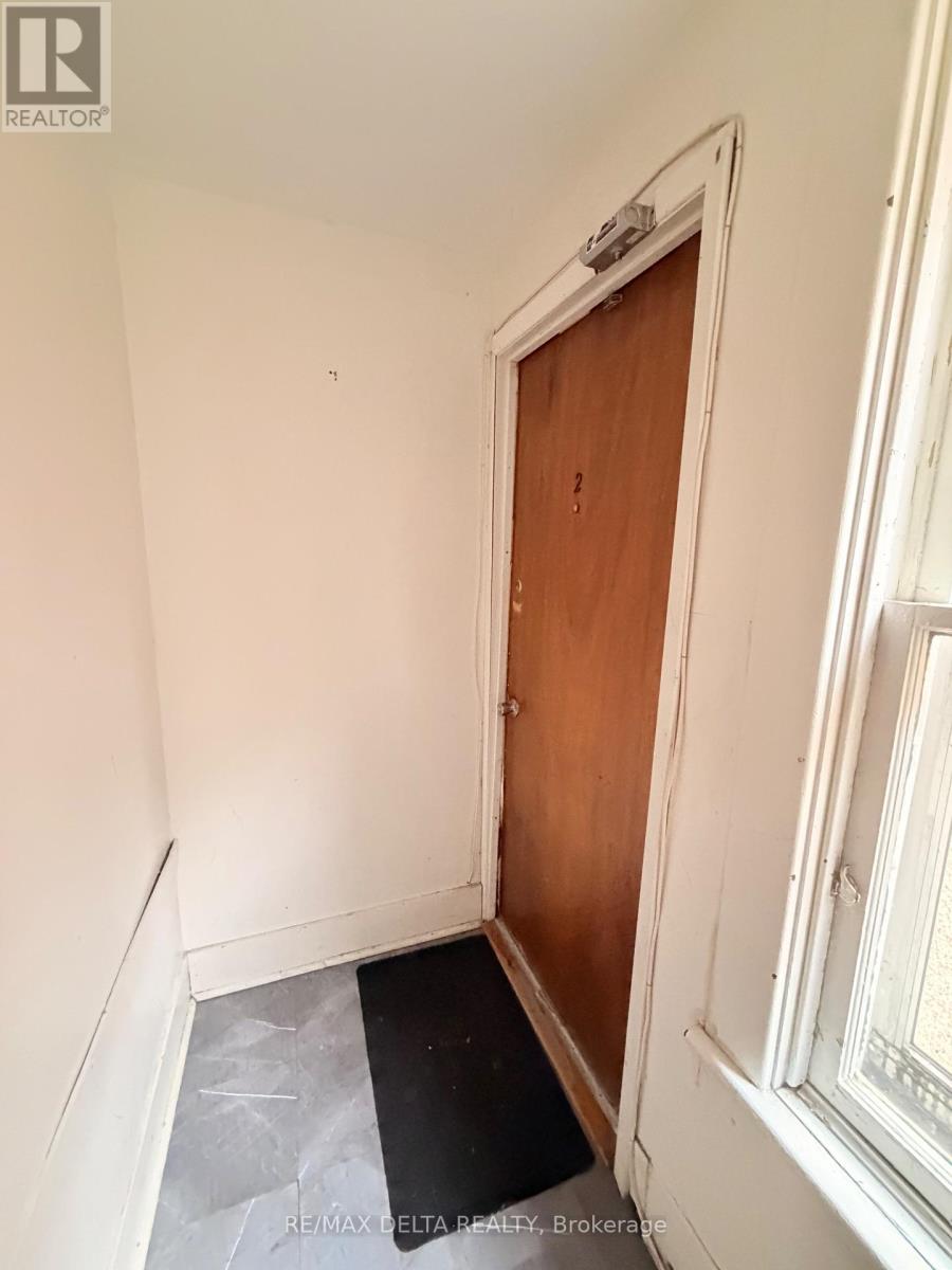 2 - 514 Bay Street Property Photo 2