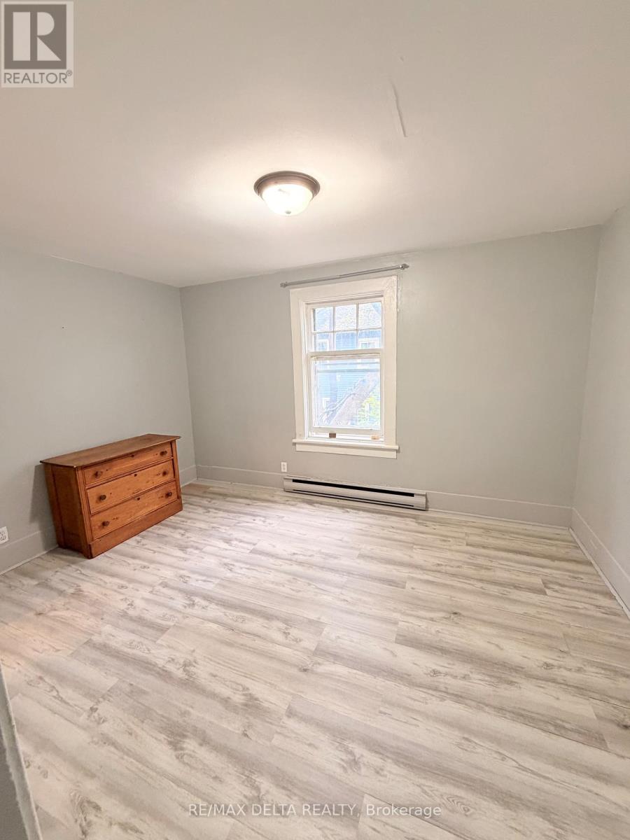 2 - 514 Bay Street Property Photo 7