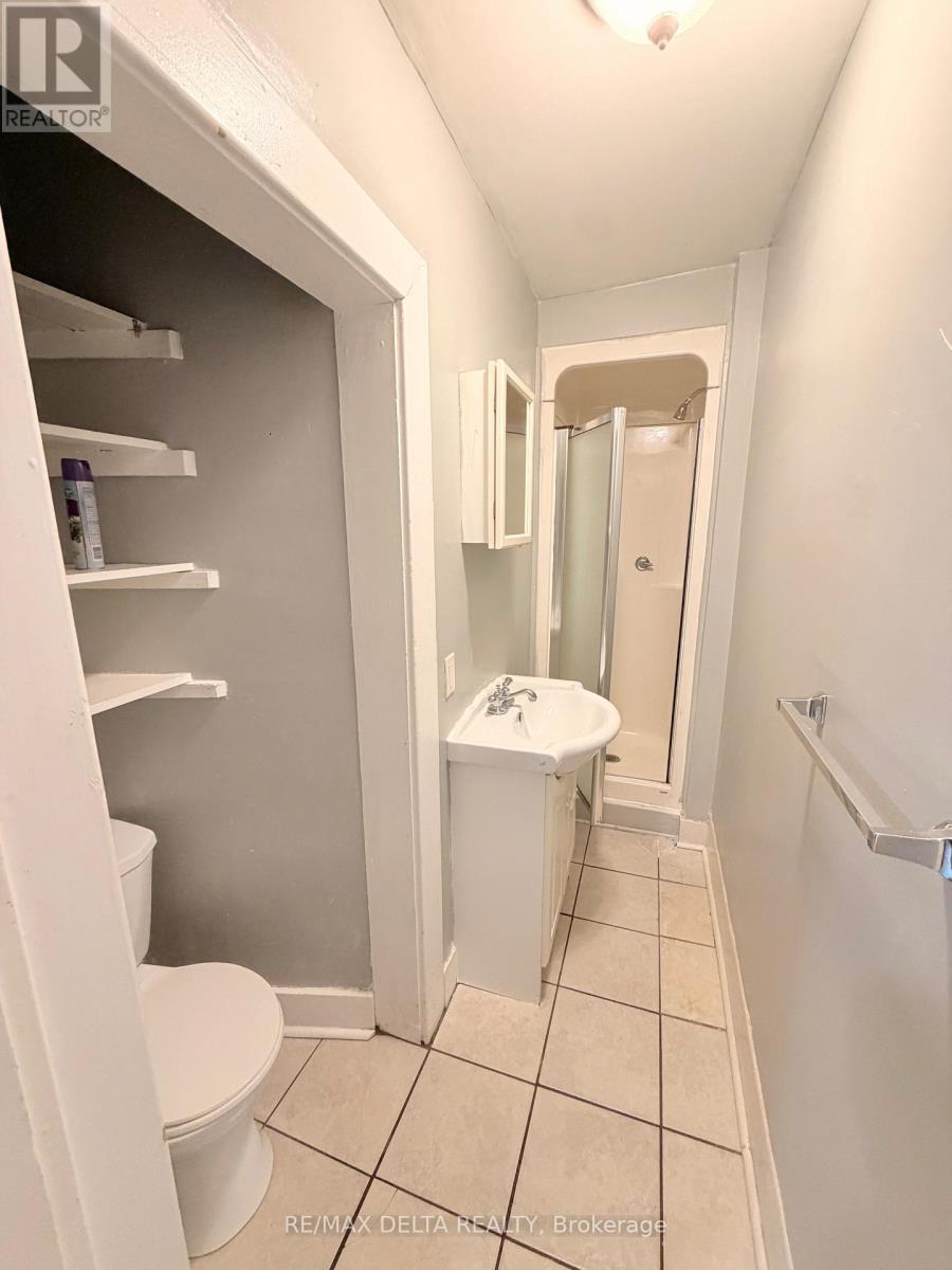 2 - 514 Bay Street Property Photo 9