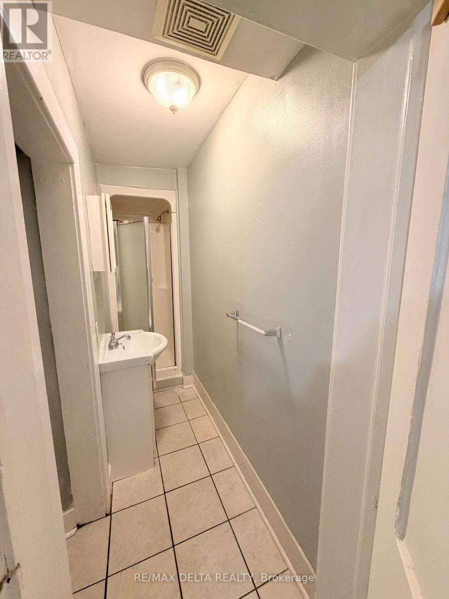 2 - 514 Bay Street Property Photo 10