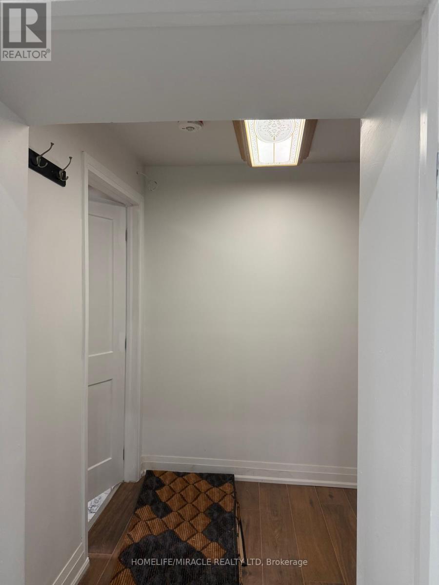 69 Southworth Street N Property Photo 8