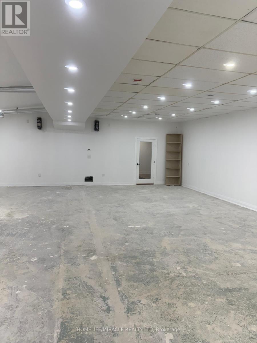 69 Southworth Street N Property Photo 10