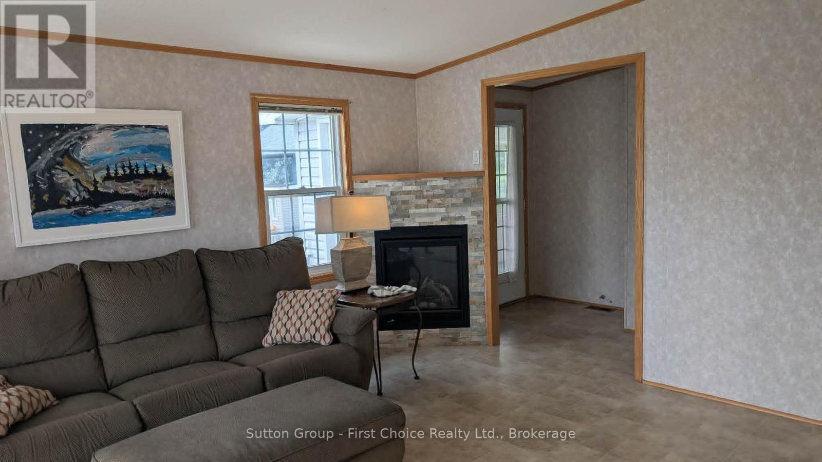 1 25 Thames Road Property Photo 7