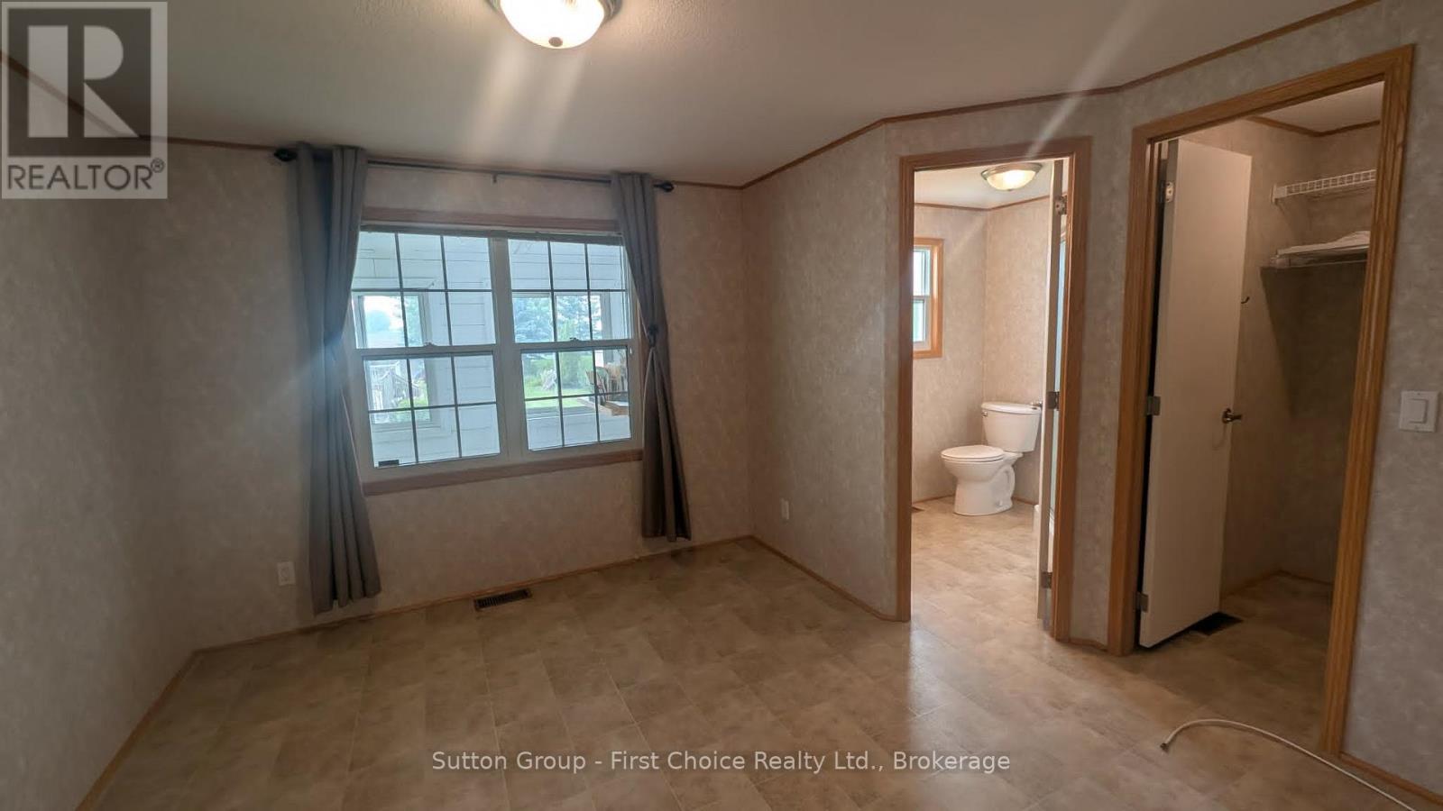 1 25 Thames Road Property Photo 8