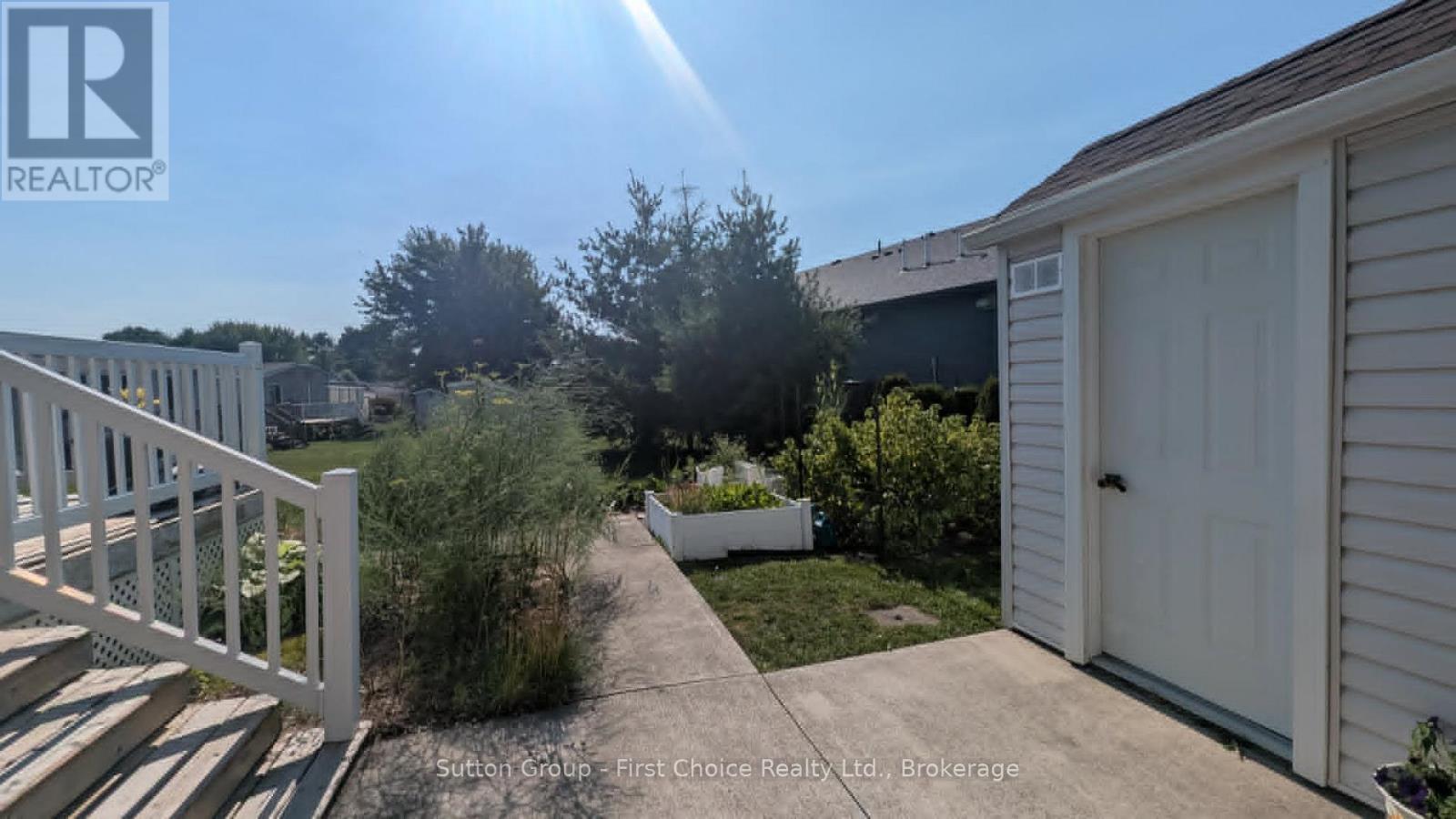 1 25 Thames Road Property Photo 15