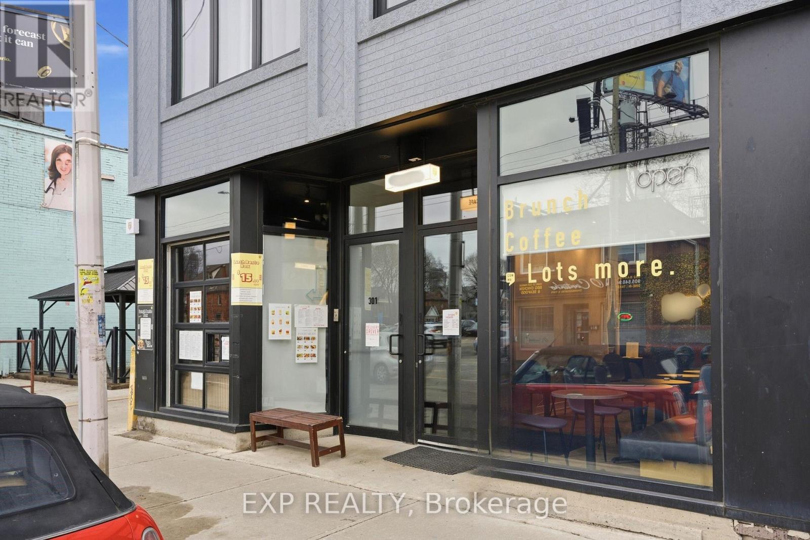 301 Barton Street E Property Photo 2