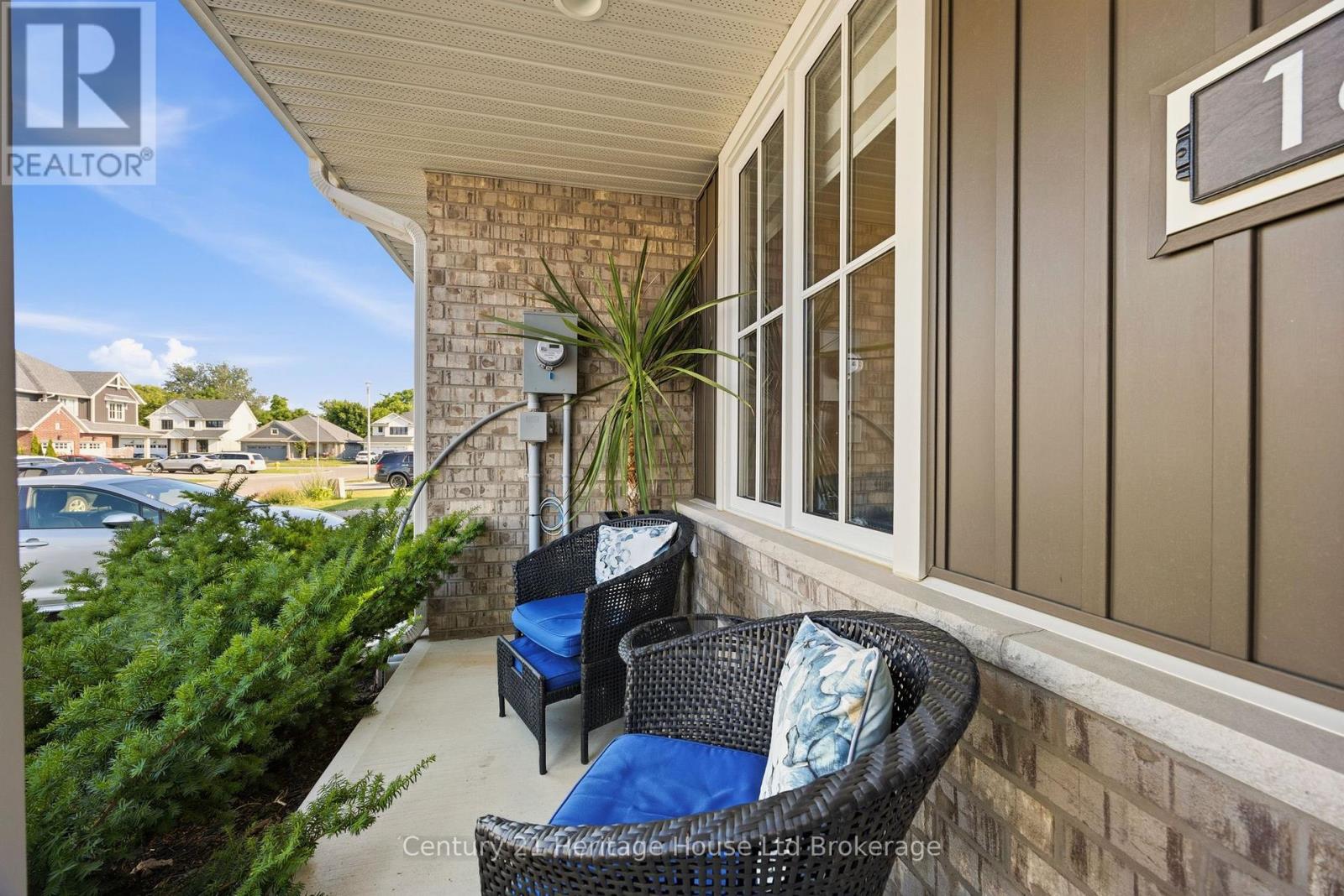 16 Huntley Avenue Property Photo 2