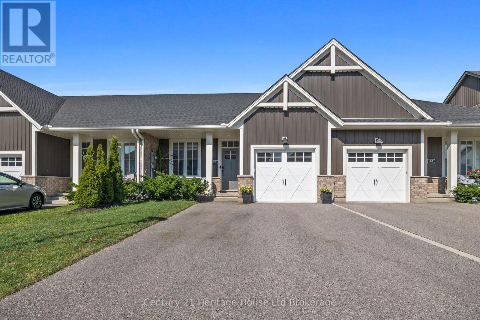 16 Huntley Avenue Property Photo 3